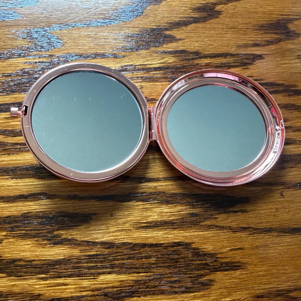 Rose Gold Compact Mirror - Picture 3 of 3